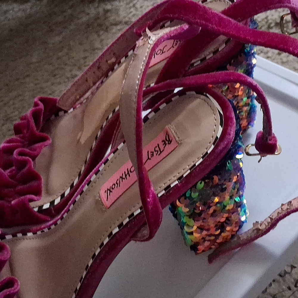 Betsey Johnson Iliana velvet sequin heels